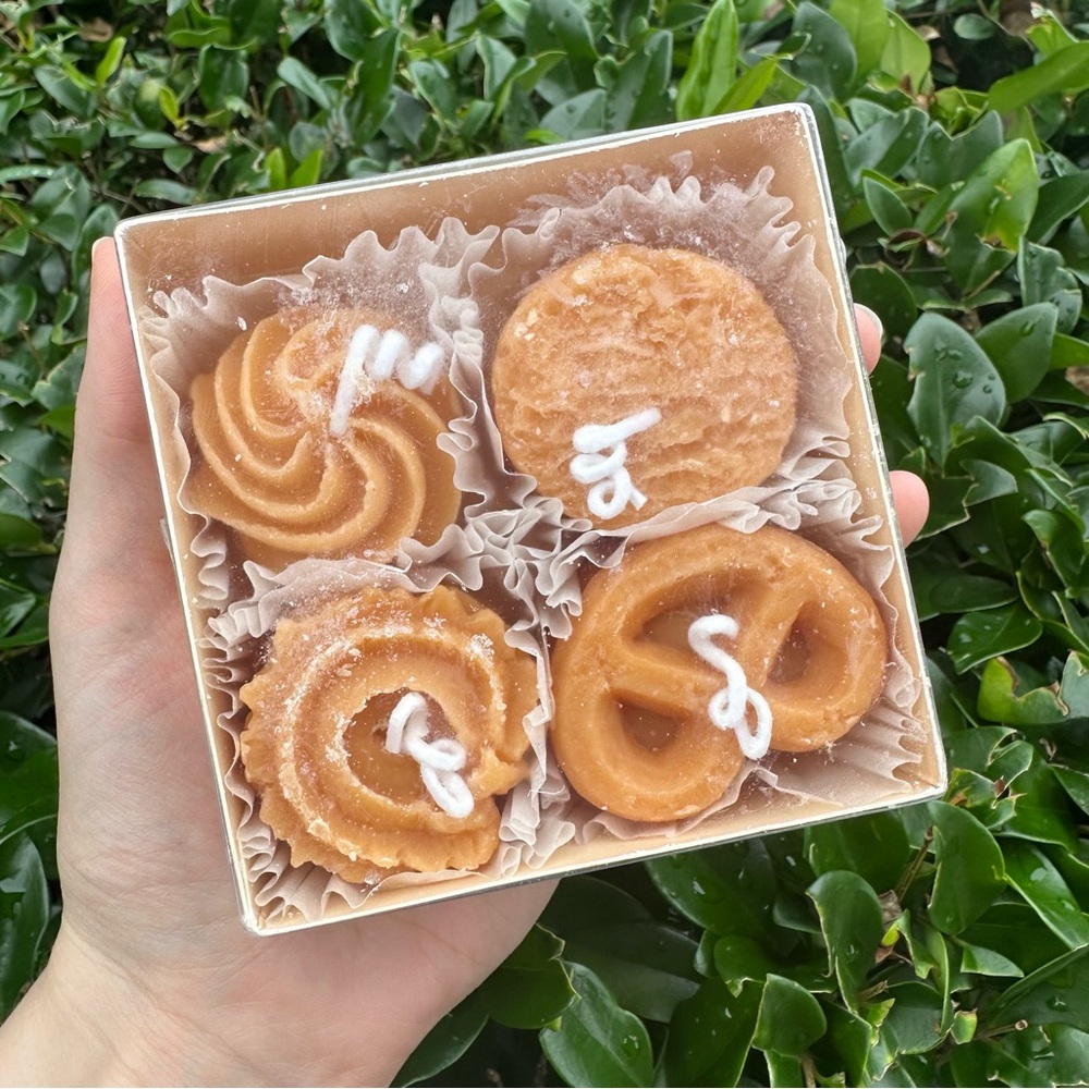 4 Pack Danish Butter Cookies Biscuit Cute Aromatherapy Candles Gift Box Set